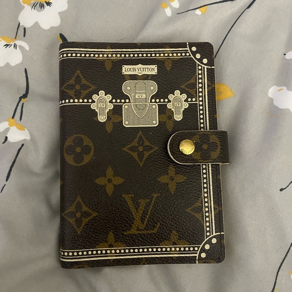 Louis Vuitton small ring agenda